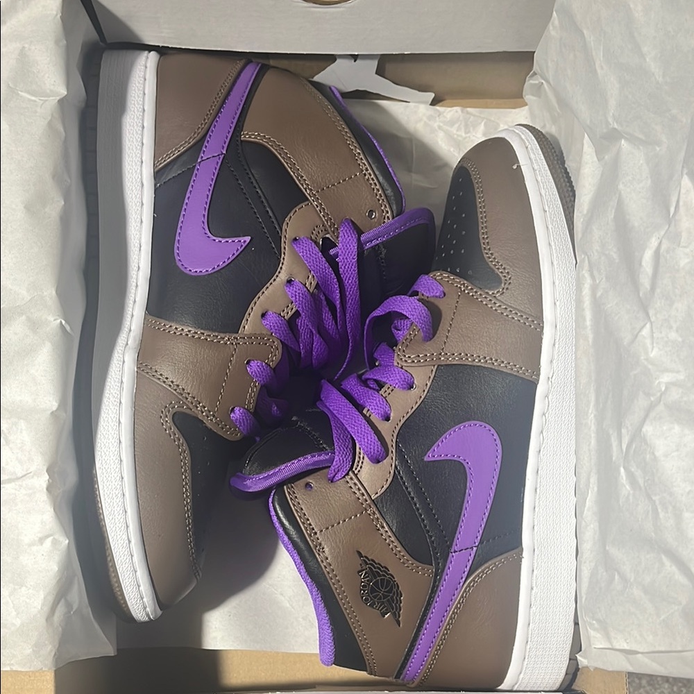 Nike Youth Palomino/White-Wild Berry Air Jordan 1 Mid (GS) Sneakers